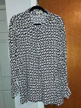 Alfred Dunner Black & White Geometric Button-Down Shirt
